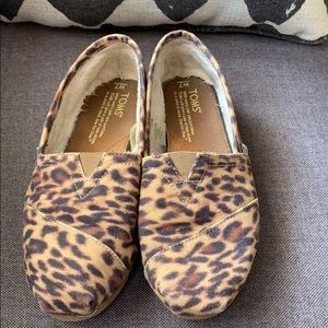 Toms leopard print flats size 7